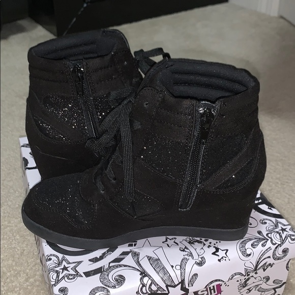 3/$15 Brash Ego Hi Top - Picture 3 of 5